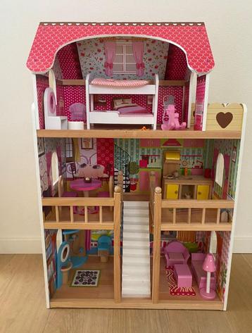 Te koop - Poppenhuis beschikbaar voor biedingen