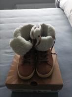 TKA:Uggs dames veterschoenen, Ophalen, UGG, Bruin, Zo goed als nieuw