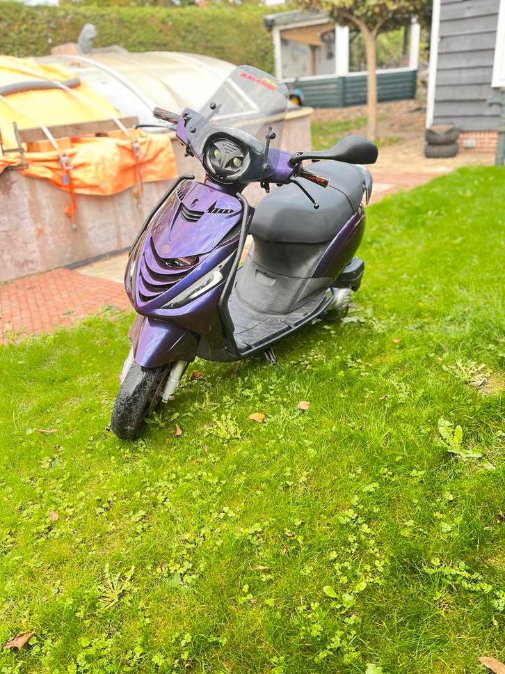 Piaggio zip iget 2020, Fietsen en Brommers, Scooters | Piaggio, Gebruikt, Zip, Maximaal 45 km/u, Benzine, Ophalen