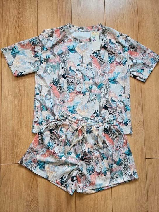 Nieuw papagaaien comfyset/comfypak van New Collection, Kleding | Dames, Huispakken, Nieuw, Maat 38/40 (M), Ophalen of Verzenden