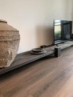 Stoere lage sidetable € 650,00, Huis en Inrichting, Tafels | Sidetables, Ophalen, 200 cm of meer, Zo goed als nieuw, 25 tot 50 cm
