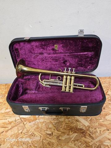 Trompet in koffer  beschikbaar voor biedingen