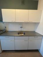 Keuken: 3 witte boven- en onderkasten, aanrechtblad, kraan, Huis en Inrichting, Ophalen, Gebruikt, Wit, Enkelwandige keuken