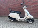 Vespa sprint white, Fietsen en Brommers, Scooters | Vespa, Ophalen, Gebruikt, Benzine, Overige modellen