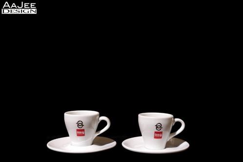 Illy – 2 Kop en schotel – Oud model kopje en oude logo's, Huis en Inrichting, Keuken | Servies, Gebruikt, Kop(pen) en/of Schotel(s)