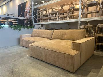NIEUWE Lounge/hoekbank (ALLEEN DEZE WEEK) €1000 beschikbaar voor biedingen
