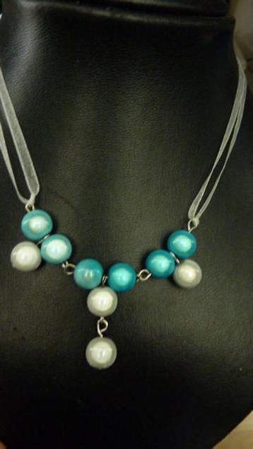 Handgemaakte ketting met 3D kralen. Ketting met 3D kralen.  beschikbaar voor biedingen