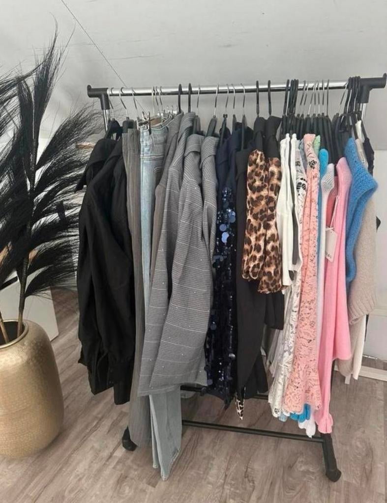 Restpartij Dameskleding - 55 Stuks - Nieuw, Verzenden, Nieuw, Maat 36 (S)