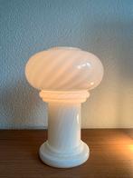 Vintage opaline glazen tafellamp 70’s, Minder dan 50 cm, Ophalen of Verzenden, Zo goed als nieuw
