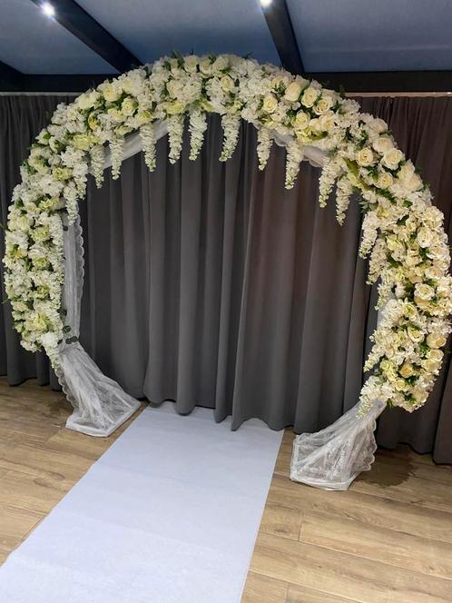 Backdrop bloemenboog te huur., Hobby en Vrije tijd, Feestartikelen | Verhuur, Zo goed als nieuw, Ophalen of Verzenden