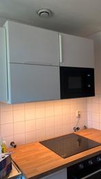Keukenblok oven inductiekookplaat en magnetron inbegrepen, Huis en Inrichting, Keuken | Complete keukens, Ophalen, Zo goed als nieuw