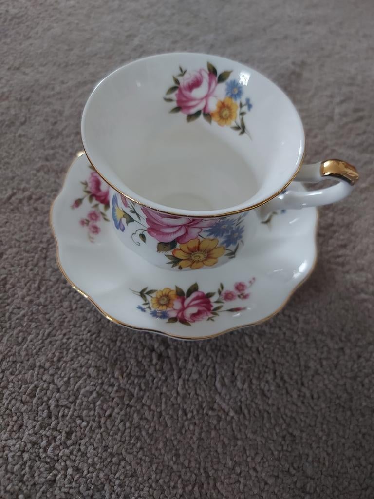 Vintage Royal Ascot Blue Serenade kop schotel bloemen, Ophalen of Verzenden, Zo goed als nieuw, Overige stijlen, Kop(pen) en/of Schotel(s)