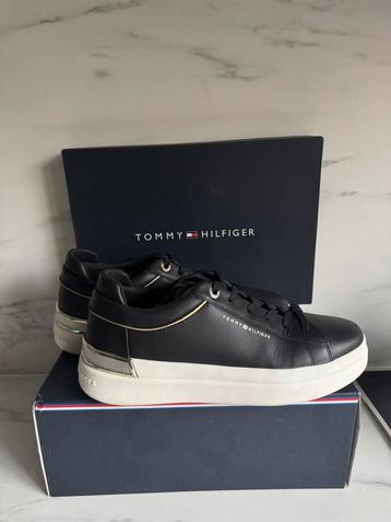 NIEUW! Tommy Hilfiger sneakers dames zwart maat 41 met doos! beschikbaar voor biedingen