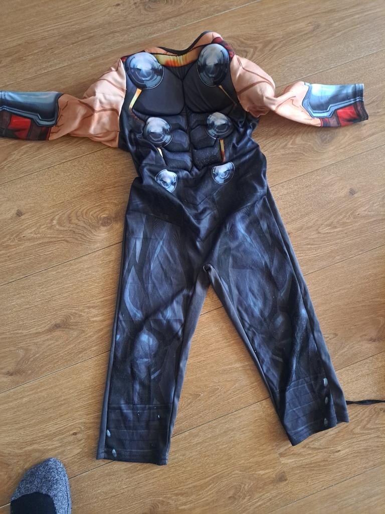 Marvel Avengers Thor Carnavalspak Jongens Maat 110, Kinderen en Baby's, Carnavalskleding en Verkleedspullen, Ophalen of Verzenden