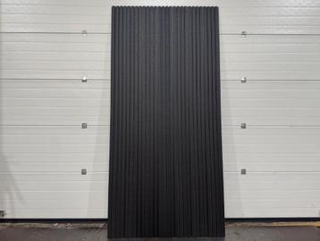 Composiet wandbekleding beschikbaar voor biedingen