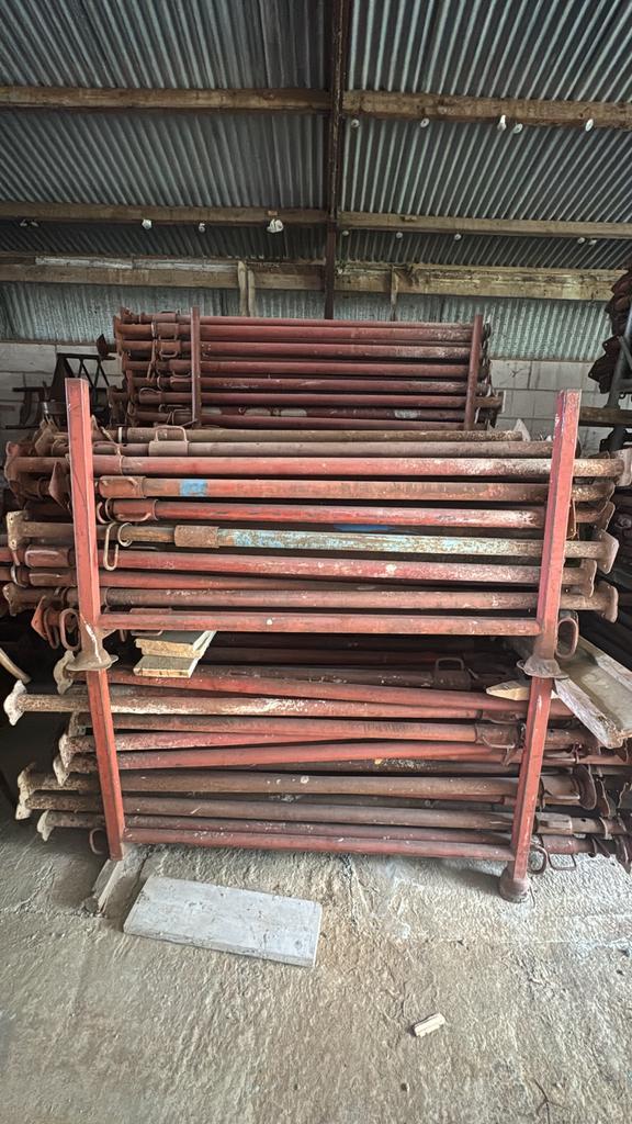 Stutten / Stempels, Doe-het-zelf en Verbouw, Steigers, Gebruikt, Overige typen, 2 tot 5 meter, Ophalen