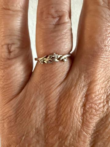 R097/ THOMAS SABO Zilveren Subtiele prachtige Ring 17 beschikbaar voor biedingen