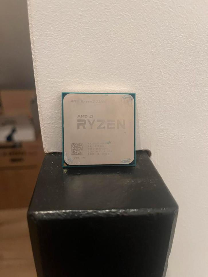 AMD Ryzen 3 2200G Processor, Computers en Software, Processors, Gebruikt, 4-core, 3 tot 4 Ghz, Ophalen of Verzenden