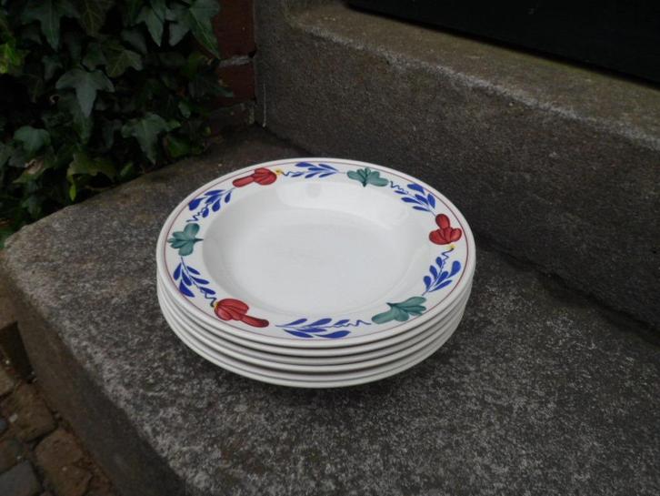 6 stuks borden Boerenbont Boch aardewerk soepbord diep bord, Huis en Inrichting, Keuken | Servies, Zo goed als nieuw, Bord(en)