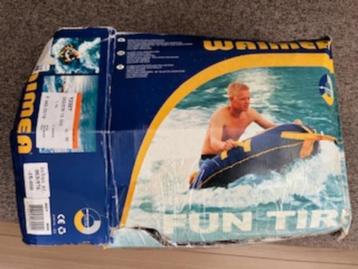 Opblaasbare funtire voor achter motorboot beschikbaar voor biedingen