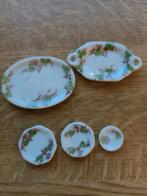 Poppenhuizen en miniaturen 5 porseleinen schalen met druiven, Verzamelen, Poppenhuizen en Toebehoren, Ophalen of Verzenden, Zo goed als nieuw