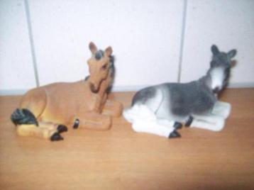 Liggende Paarden beeldje ( s ) beschikbaar voor biedingen