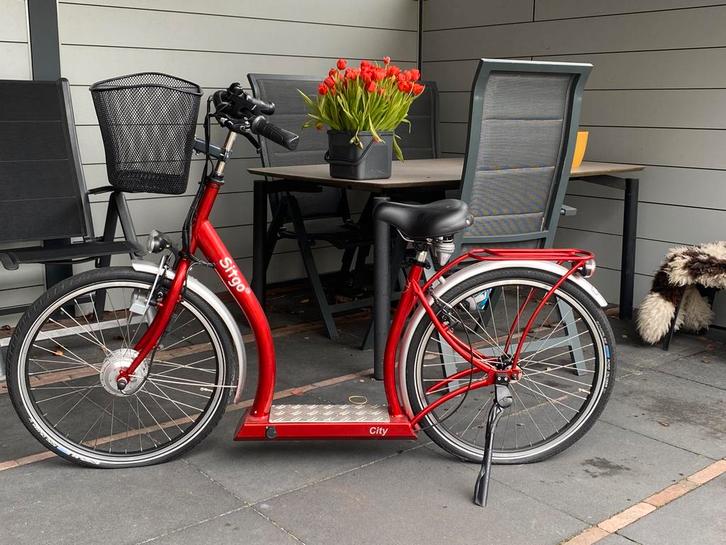 Sitgo city rood, Fietsen en Brommers, Steps, Zo goed als nieuw, Elektrische step (E-scooter), Ophalen