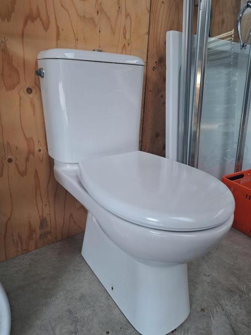 duoblok toilet onderaansluiting, staand toilet, diepspoel., Doe-het-zelf en Verbouw, Sanitair, Gebruikt, Toilet, Ophalen