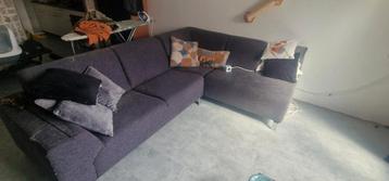hoekbank met lounge zone beschikbaar voor biedingen