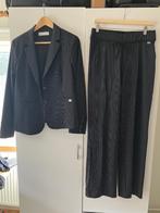 Krijtstreep pak TQ Amsterdam dames maat M, Kleding | Dames, Jasjes, Kostuums en Pakken, Maat 38/40 (M), Kostuum of Pak, Zwart