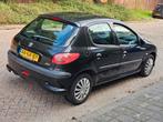 Peugeot 206 1.4i 5 Deurs Nieuw APK, Auto's, Voorwielaandrijving, 4 cilinders, Zwart, Origineel Nederlands
