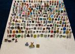 Verzameling speldjes ca 250/300 stuks, Verzamelen, Speldjes, Pins en Buttons, Ophalen of Verzenden, Gebruikt, Overige onderwerpen
