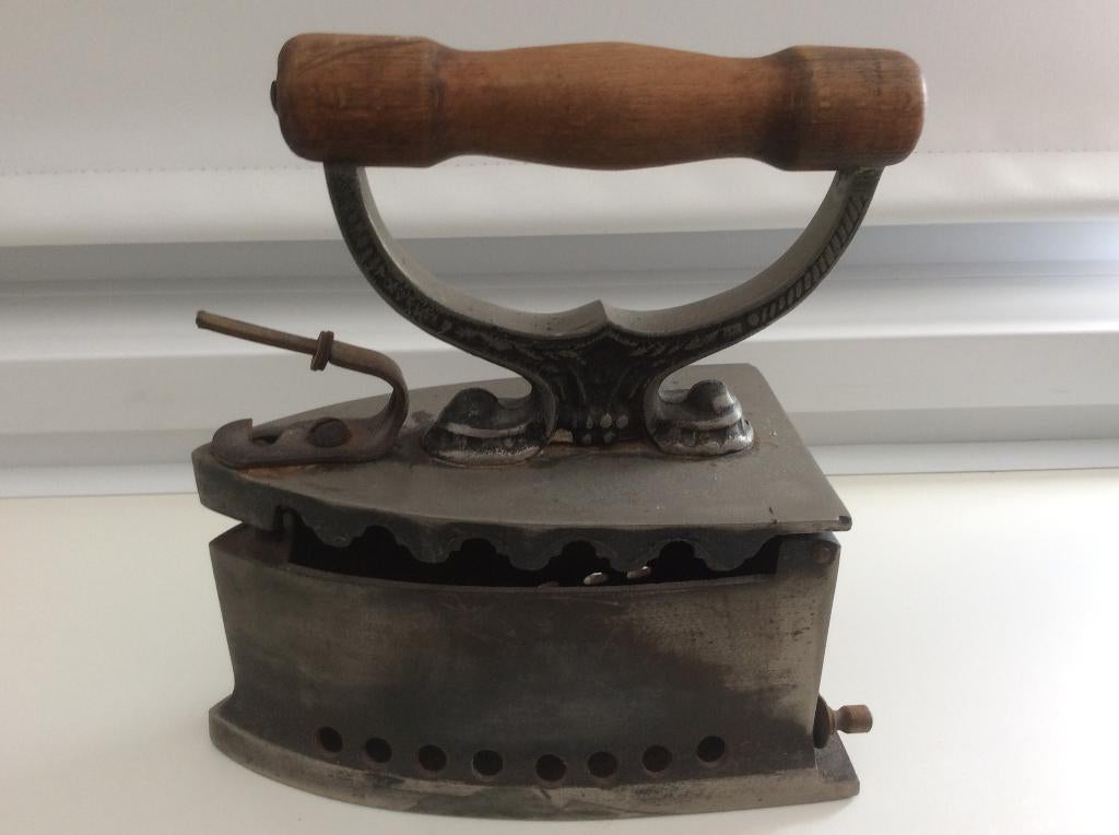 Antiek strijkijzer, Hobby en Vrije tijd, Ophalen of Verzenden