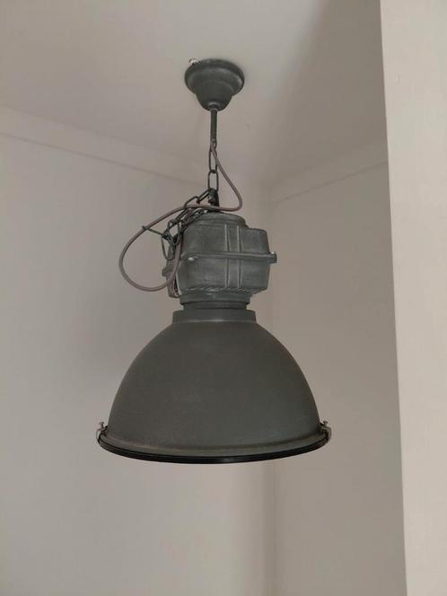Te koop: Hanglamp (Nieuwstaat), Huis en Inrichting, Lampen | Hanglampen, Nieuw, 50 tot 75 cm, Metaal, Ophalen of Verzenden