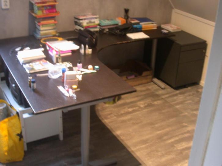 Degelijk groot hoekbureau 200x160cm, zwart bovenblad, Huis en Inrichting, Bureaus, Gebruikt, Bureau, In hoogte verstelbaar, Ophalen of Verzenden