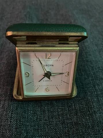 Werkende retro reiswekker beschikbaar voor biedingen