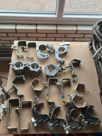 truss haken G / coupler / doughty klemmen. Alles samen 35,- beschikbaar voor biedingen