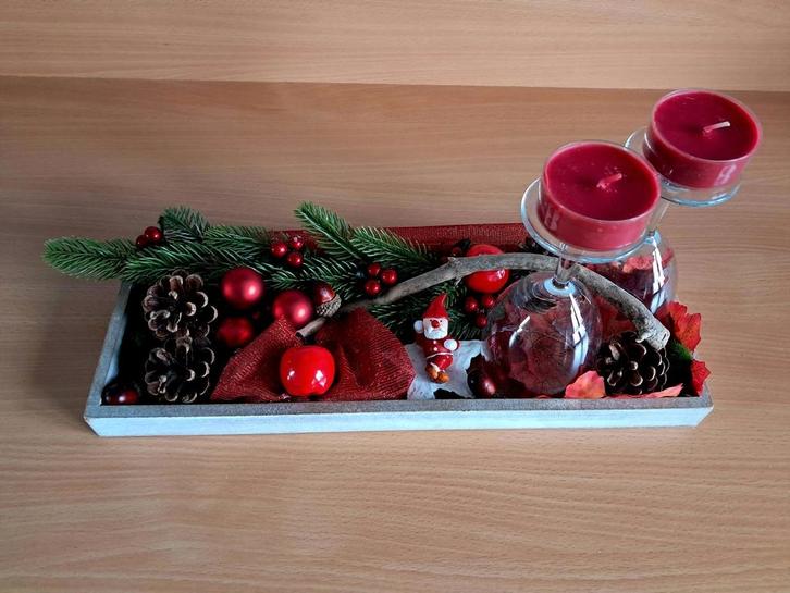 3 kerststukjes met rode kaarsen, Diversen, Kerst, Zo goed als nieuw, Ophalen