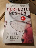 Helen Fields - Perfecte resten, Helen Fields, Ophalen of Verzenden, Zo goed als nieuw