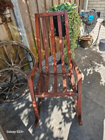 Schommelstoelen  beschikbaar voor biedingen