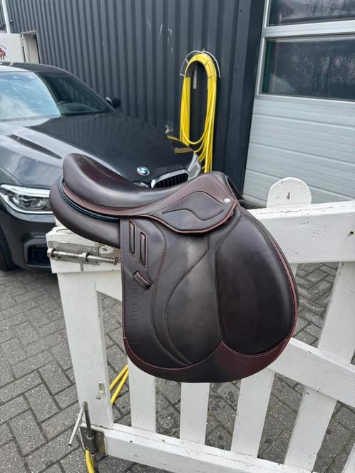 Devoucoux Biarritz Lab springzadel 17,5 inch, Dieren en Toebehoren, Paarden en Pony's | Zadels, Zo goed als nieuw, Springen, Ophalen of Verzenden