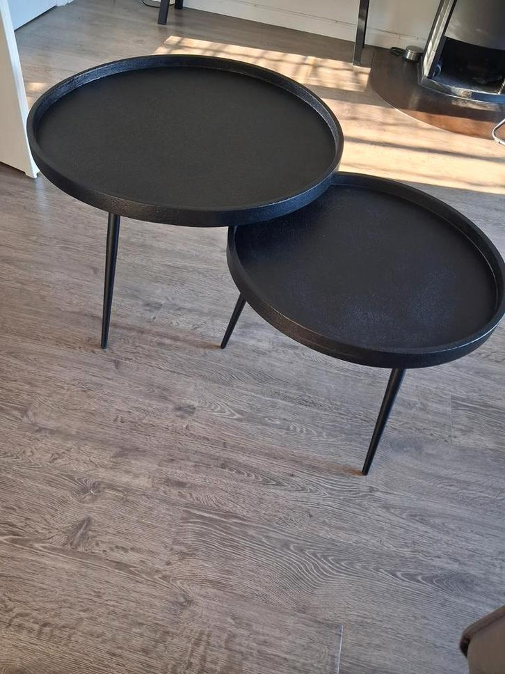 2 zwarte salontafels van mangohout merk Goossens.Ø75cm, Huis en Inrichting, Tafels | Salontafels, Gebruikt, Minder dan 50 cm, 50 tot 100 cm