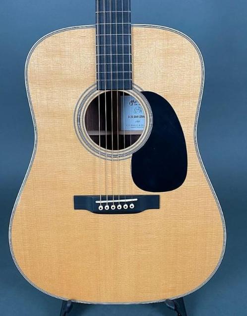 Martin D-28 / D28 John Lennon Limited Edition Dreadnoug 2016, Muziek en Instrumenten, Snaarinstrumenten | Gitaren | Akoestisch