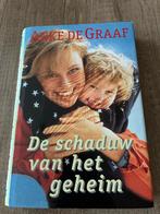 Anke de Graaf - De schaduw van het geheim, Ophalen of Verzenden, Gelezen, Anke de Graaf