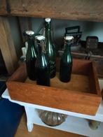 Brocante groene flessen beugelflessen met porseleinen dop, Antiek en Kunst, Ophalen