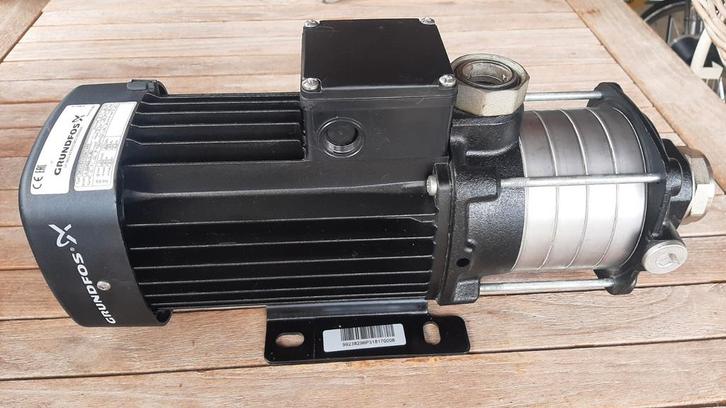 Grundfos meertraps centrifugaal pomp, Tuin en Terras, Waterpompen, Zo goed als nieuw, Dompelpomp, Ophalen