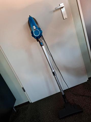 AVC800 Krachtige handstofzuiger met XL snoer   beschikbaar voor biedingen