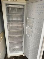 Grote vrieskast van Indesit, Witgoed en Apparatuur, Vriezers en Diepvrieskisten, Vrieskast, Gebruikt, Energieklasse A of zuiniger