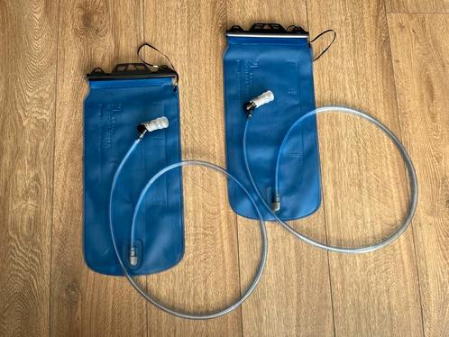 2 liter blauwe waterzak - set van 2, Sport en Fitness, Bergsport en Wandelen, Zo goed als nieuw, Rugzak, Ophalen of Verzenden