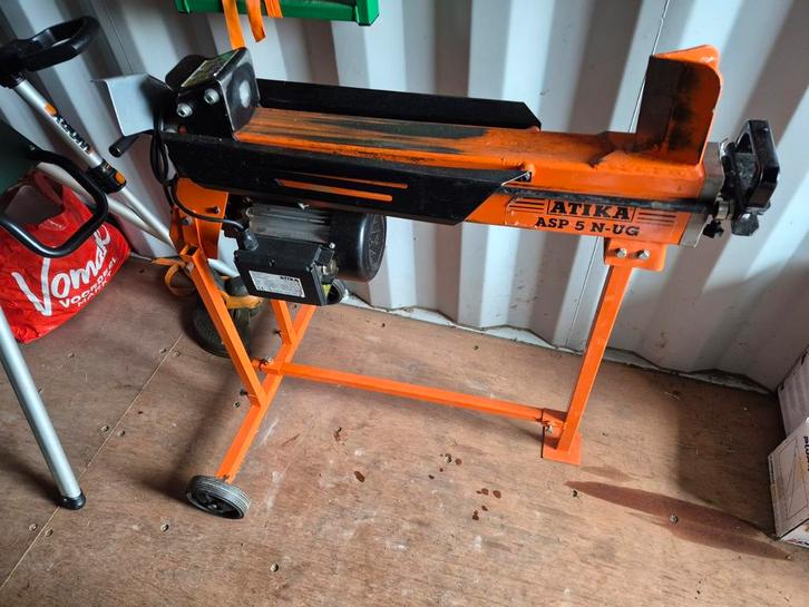 Te huur 200v houtklover (5 & 8 ton), Tuin en Terras, Haardhout, Minder dan 3 m³, Ophalen